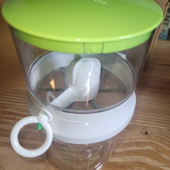 Bakelicious Swift Sift with Measuring Cup * Baking Sifter * Measuring Cup - Picture 1 of 4